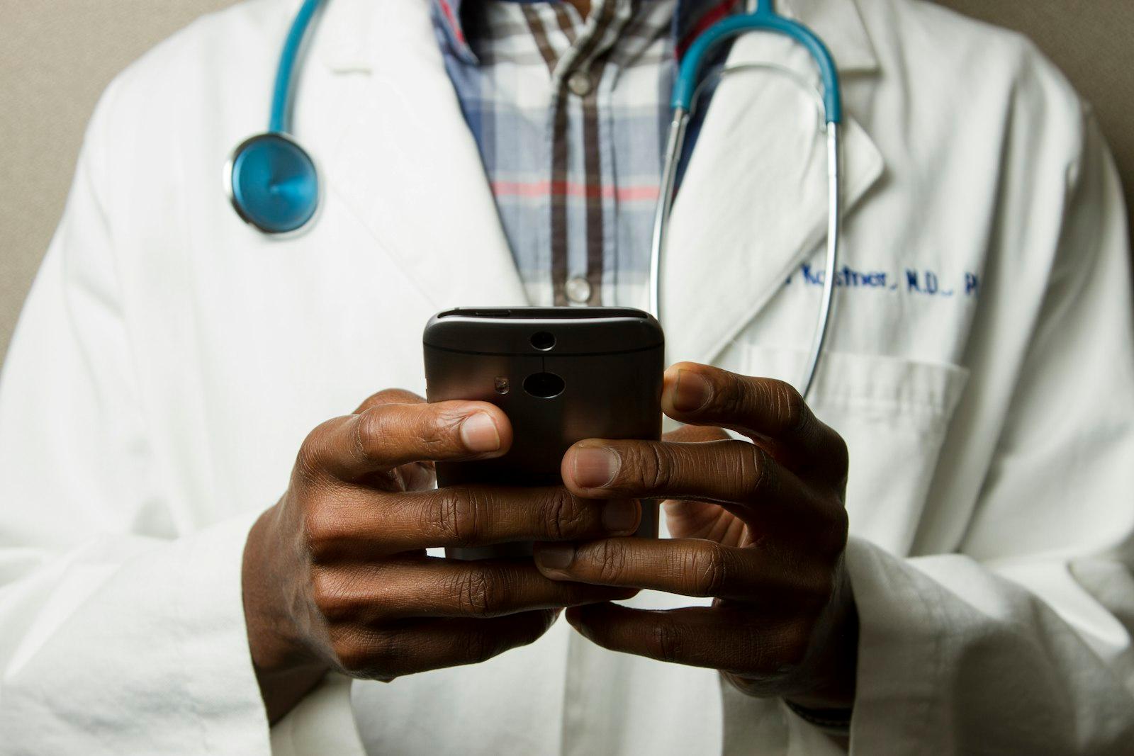 Occupational health clinician supporting a worker